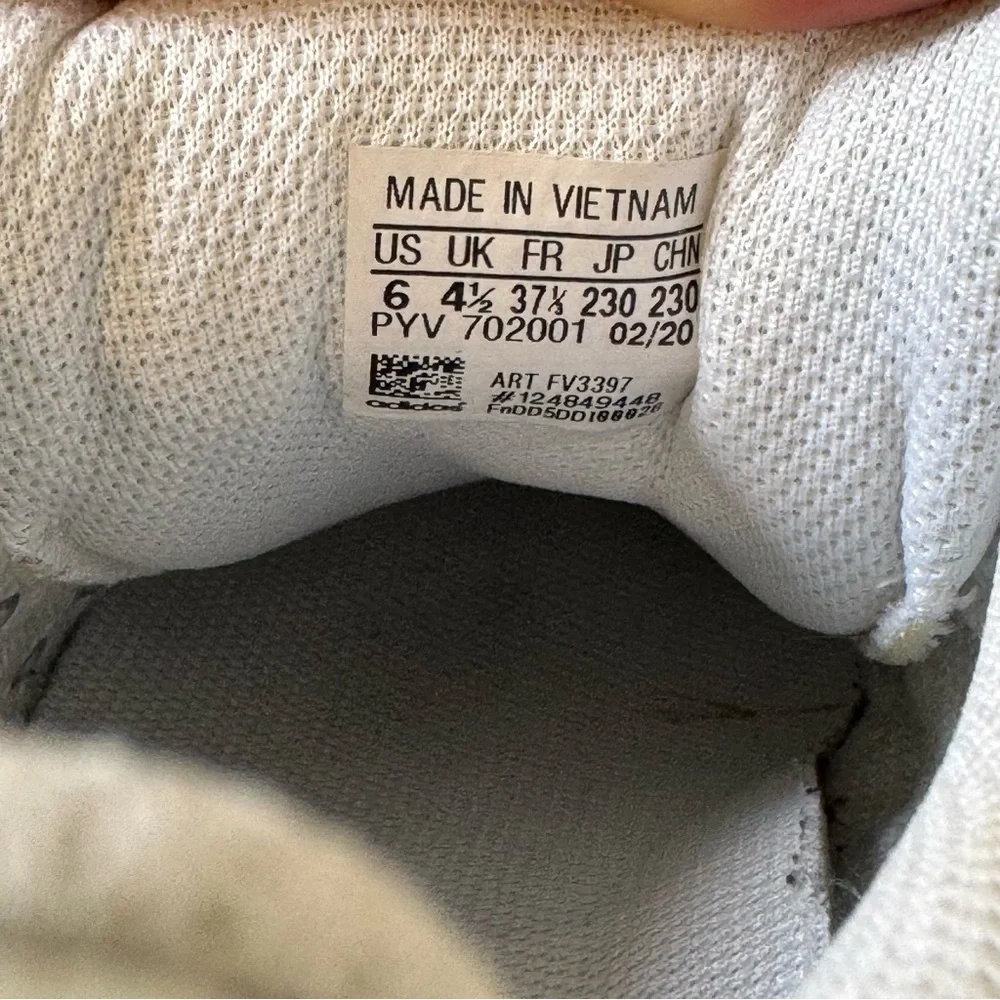 Adidas Studded Spikes White Superstars Sneakers 6 - Picture 12 of 12